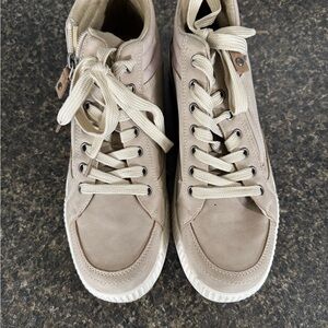 Stylish Beige High-Top Sneakers Size 10